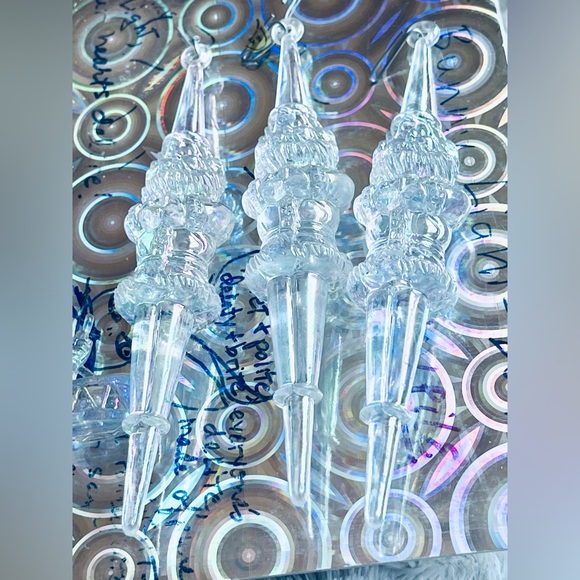 Lot 7 ornaments: Blown glass mandolin/pinecone/icicles/Red Cross snowman bell - Picture 5 of 9